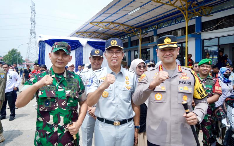 Turut Serta Lepas Peserta Mudik Gratis Kemenhub, Direktur Keuangan Jasa Raharja Imbau Masyarakat Tertib Berkendara di Kampung Halaman