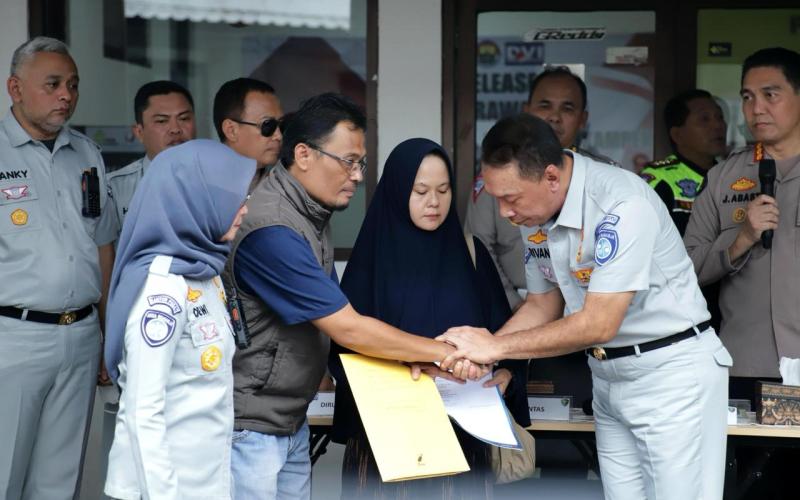 Jasa Raharja Serahkan Santunan Meninggal Dunia Kepada Satu Ahli Waris Korban Laka Km 58 yang Teridentifikasi