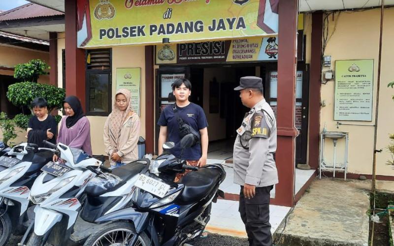 Penyerahan Ranmor Titipan Warga Masyarakat Yang Mudik di Mako Polsek Padang Jaya