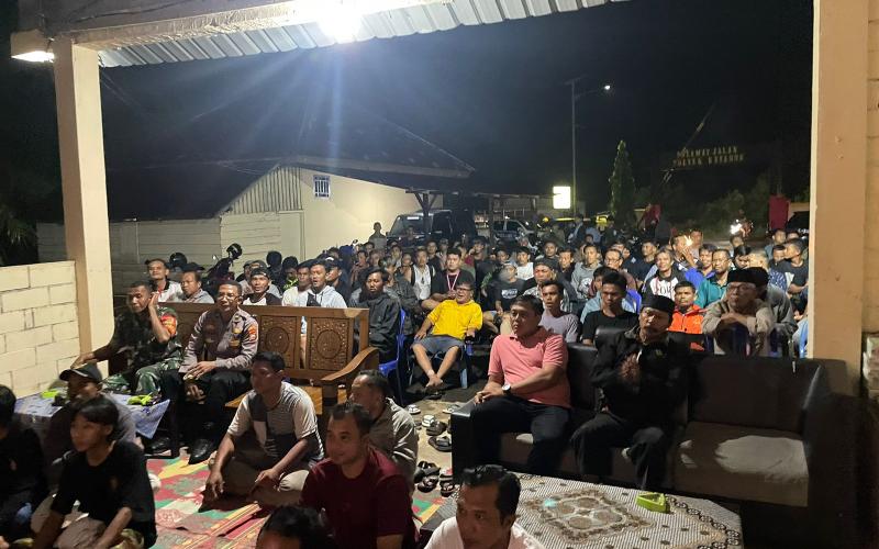 Keseruan Masyarakat Saat Nobar Semi Final AFC 2024, di Mako Polsek Ketahun
