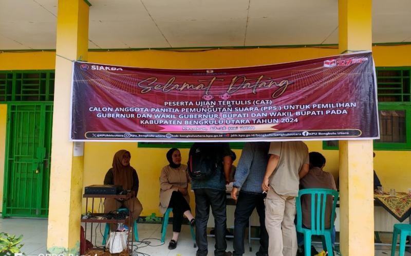 Polsek Ketahun Monitoring Langsung Tes PPS Pilkada Tahun 2024