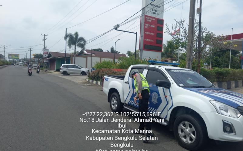 Wujudkan Kamseltibcar Lantas dan Cegah   Penyalahgunaan Distribusi BBM, Polisi Turlalin di  SPBU  Kutau