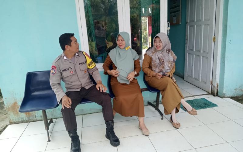 Tingkatkan Sinergitas Bhabinkamtibmas Sambangi Puskesmas Masat   