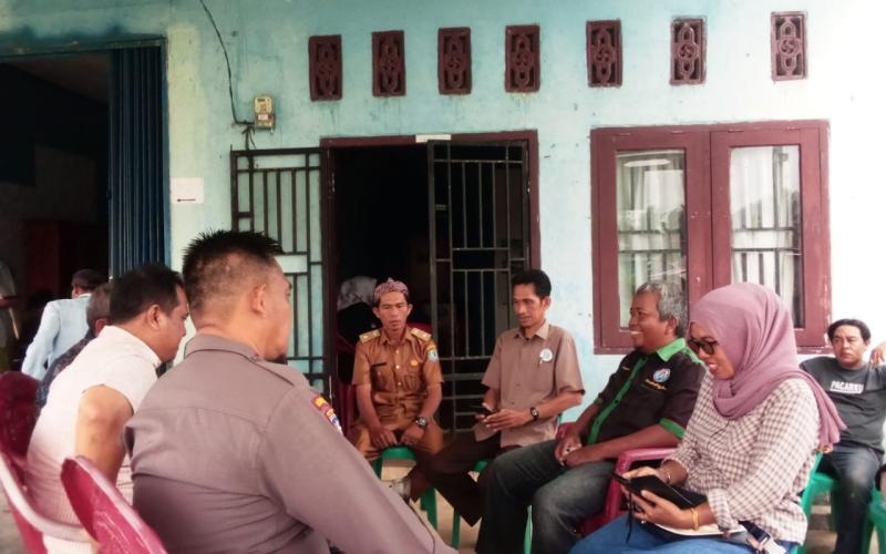 Ciptakan Harkamtibmas Kondusif di Wilkum, Bhabinkamtibmas Polsek Kaur Selatan Sambang Tokoh Masyarakat