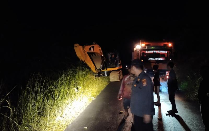 Quick Respon, Polsek Giri Mulya Amankan TKP Alat Berat Melintang di Bukit Resam Desa Rena Jaya