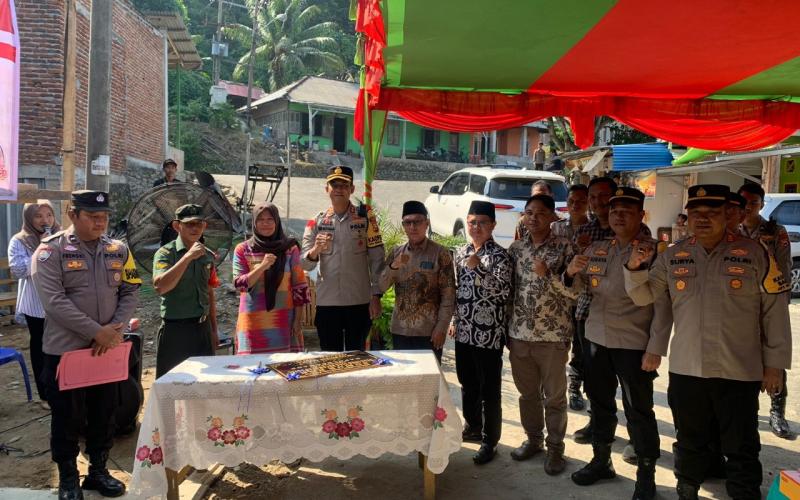 Rangkaian HUT Bhayangkara ke-78, Kapolres Kaur Resmikan Sumur Bor untuk Masyrakat Desa Suku Tiga 