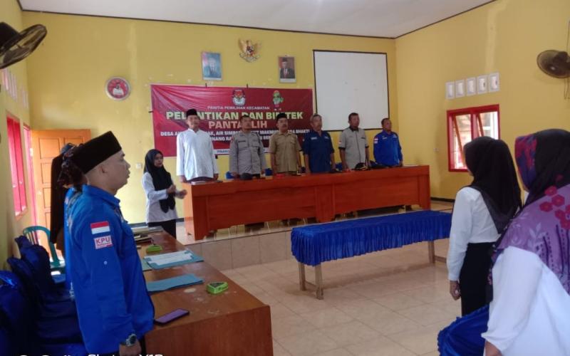 Polsek Ketahun Hadiri Pelantikan Pantarlih dan Bimtek di Desa Air Sekamanak