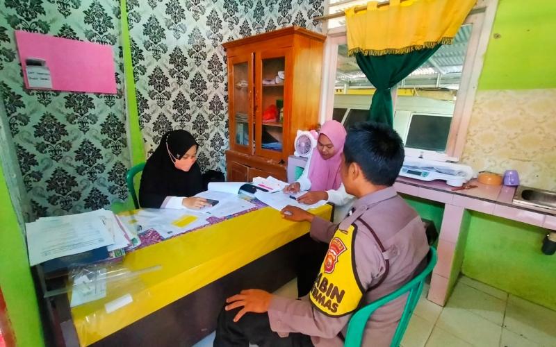 Bhabinkamtibmas Sambang Ke Puskesmas Dalam Rangka Percepatan Stunting