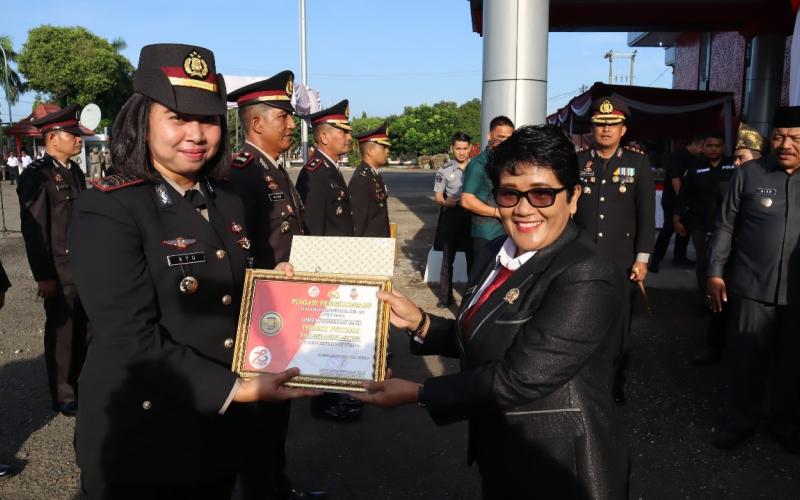 Kasat Lantas Raih Penghargaan Terbaik Pertama Lomba Kebersihan Mako Dalam Rangka Hari Bhayangkara ke-78 Tahun 2024
