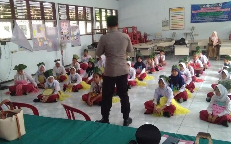 Tambah Wawasan Siswa Siswi SMP, Sat Binmas Polres Bengkulu Selatan Sosialisasi Perilaku Bullying di SMPN 13