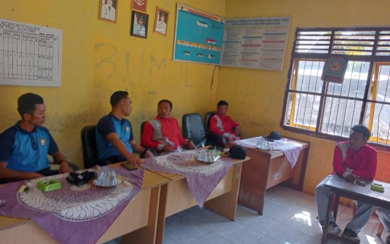 Ciptakan Kamtibmas Kondusif Jelang Pilkada, Kapolsek Batiknau Laksanakan Silaturahmi Dengan Para Kepala Desa