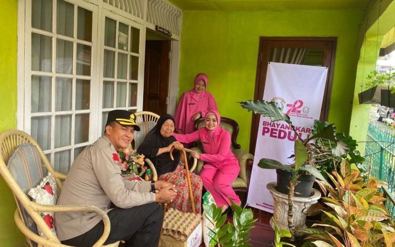 Kapolres Rejang Lebong Bersama Ketua Bhayangkari Cabang Rejang Lebong Kunjungan Silaturahmi kepada Warakauri 
