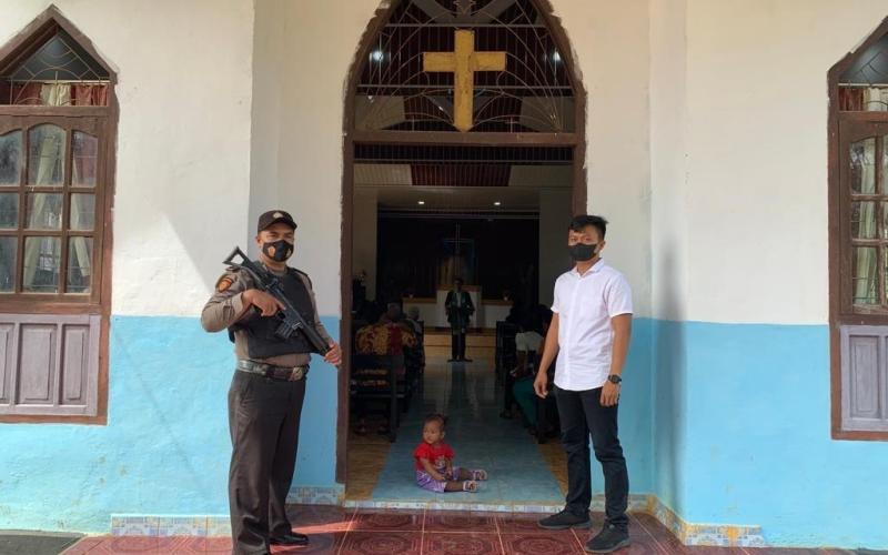 Polsek Padang Ulak Tanding Lakukan Pengamanan Ibadah di Gereja GKII Kasie Kasubun