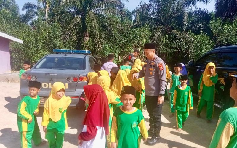Melalui Polisi Goes to School, Polsek Sungai Rumbai Peringati Hari Sumpah Pemuda ke-96