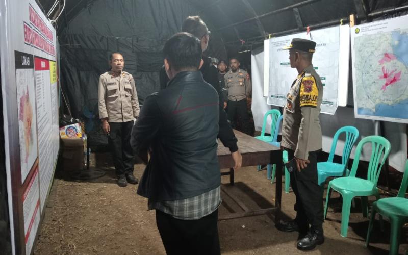 Astama Ops Kapolri Tinjau Posko Kemanusiaan Polda NTT, Pastikan Kesiapan Bantuan untuk Korban Erupsi Gunung Lewotobi