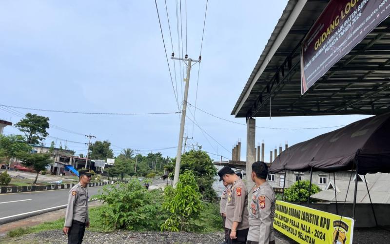Polres Bengkulu Selatan Tingkatkan Pengamanan Gudang Logistik KPU BS Selama 24 Jam Jelang Pilkada 2024