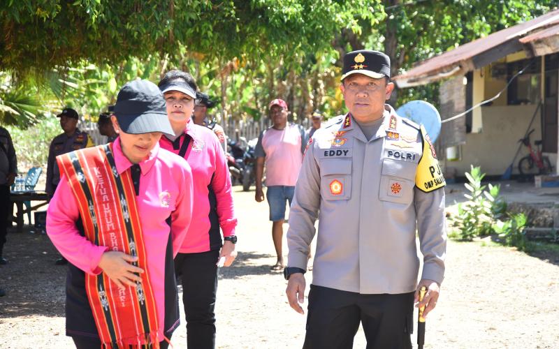 Ketum Bhayangkari Pusat Kembali Salurkan Ribuan Paket Bansos di Maluku Barat Daya