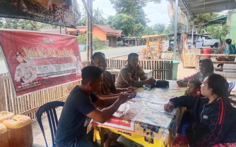 Bhabinkamtibmas Polsek Padang Ulak Tanding Gelar Jumat Curhat untuk Tingkatkan Kamtibmas