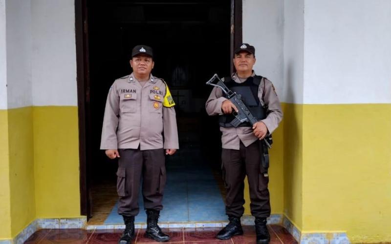 Polsek Padang Ulak Tanding Amankan Ibadah di Gereja GKII Desa Kasie Kasubun