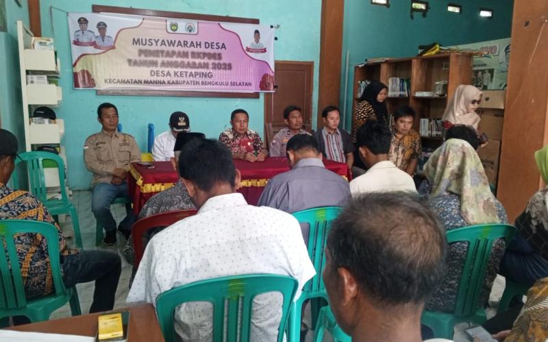 Bhabinkamtibmas Polsek Manna Menghadiri Musyawarah Rencana Pembangunan Desa Ketaping