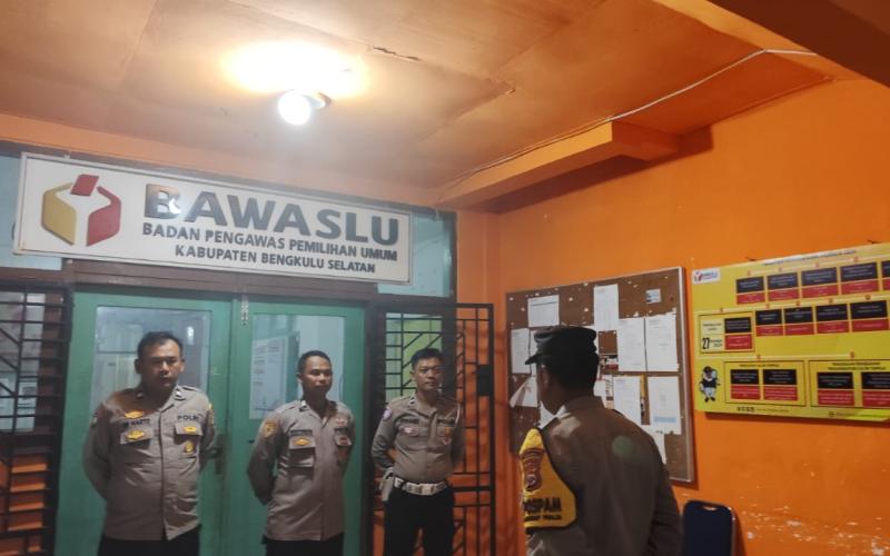 Polres Bengkulu Selatan Perketat Pengamanan Kantor Bawaslu Pasca Pilkada 2024