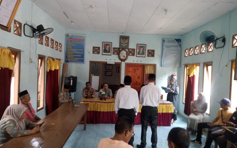 Kanit Binmas Polsek Pino Hadiri Pelantikan Perangkat Desa di Wilayah Binaan