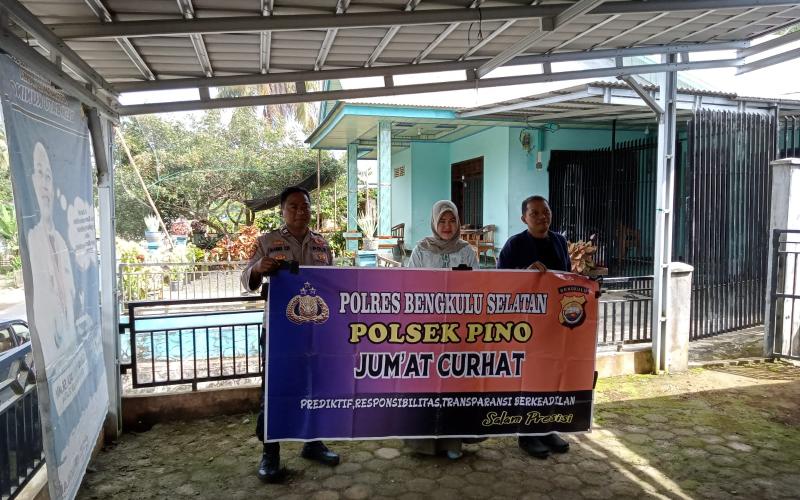 Perkuat Sinergitas Polisi dengan Masyarakat, Polsek Pino Gelar Jumat Curhat di Desa Binaan
