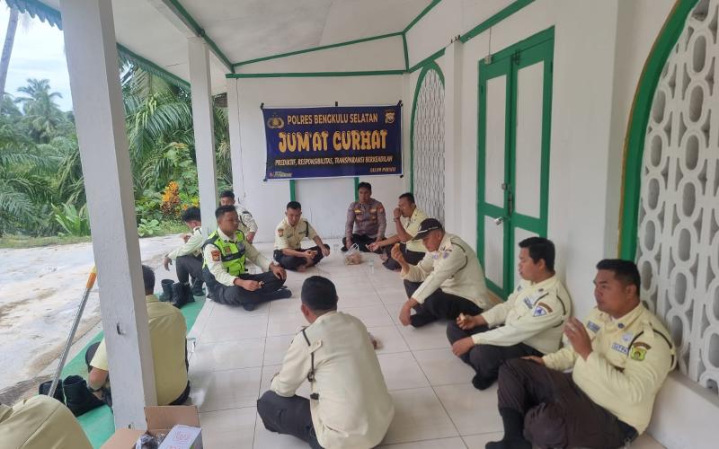 Sat Binmas Polres Bengkulu Selatan Gelar Jumat Curhat untuk Tampung Keluhan Warga