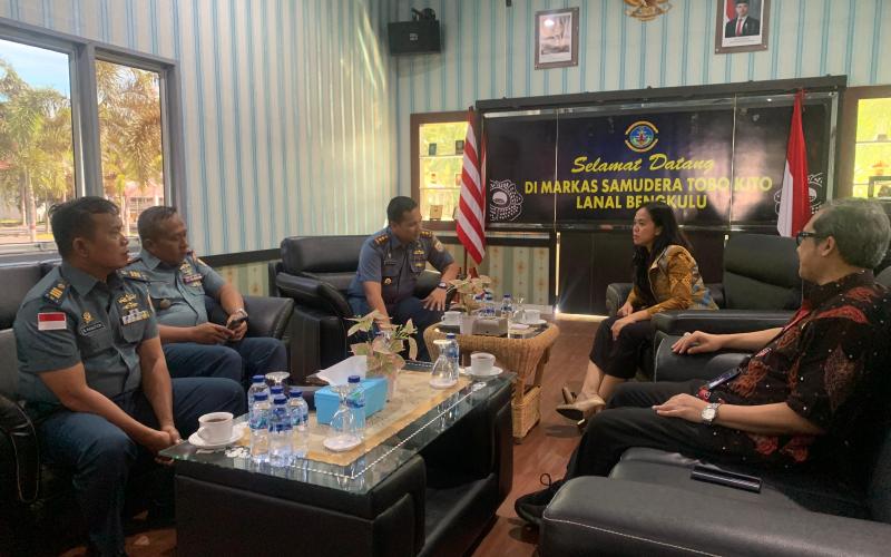 Kepala Cabang Jasa Raharja Bengkulu Berkoordinasi dengan Pangkalan TNI AL Bengkulu Terkait Kendaraan Bermotor yang Masuk ke Wilayah Bengkulu