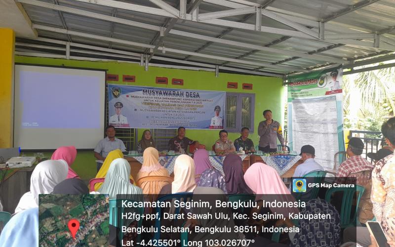 Bhabinkamtibmas Polsek Seginim Hadiri Musyawarah Desa Terkait Penetapan Penerima BLT Dana Desa 2025