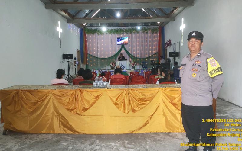 Polsek Selupu Rejang Amankan Ibadah Minggu Umat Nasrani 