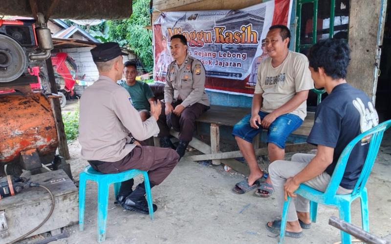 Bhabinkamtibmas Polsek Padang Ulak Tanding Gelar Minggu Kasih Bersama Warga