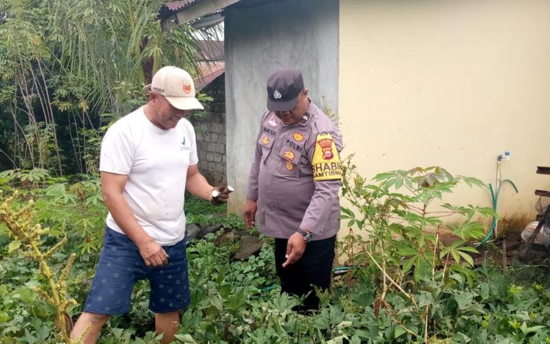 Bhabinkamtibmas Polsek Selupu Rejang Sambangi Warga, Dorong Pemanfaatan Lahan Pekarangan untuk Ketahanan Pangan