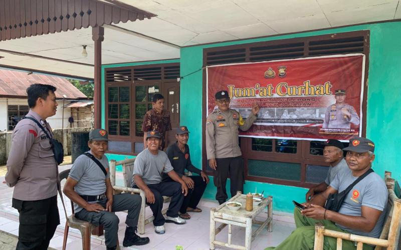 Dekatkan Diri dengan Warga, Kapolres Rejang Lebong Gelar "Jumat Curhat" di Padang Ulak Tanding
