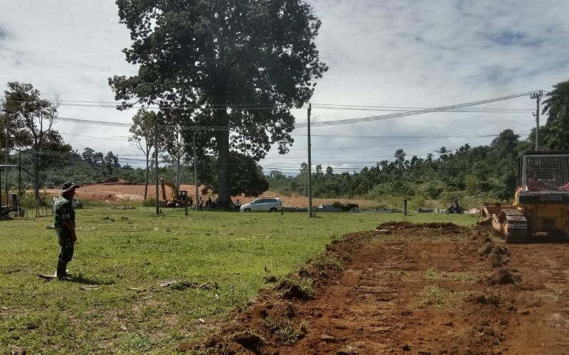 TMMD Ke-124 Kodim 0408/BS Garap Pembuatan Lapangan Voly