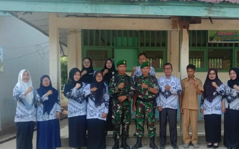 Satgas TMMD Ke-124 Kodim 0408/BS Ikut Upacara Bendera Di Sekolah 