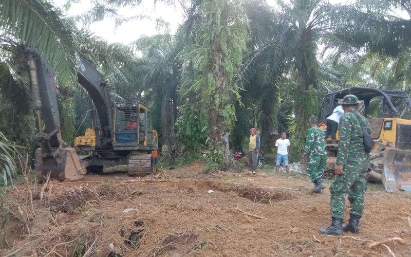 Satgas TMMD Ke-124 Kodim 0408/BS Mulai Buat Tugu Prasasti