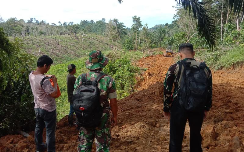 Penerobosan Pembangunan Jalan TMMD Ke-124 Kodim 0408/BS Terus Dikebut