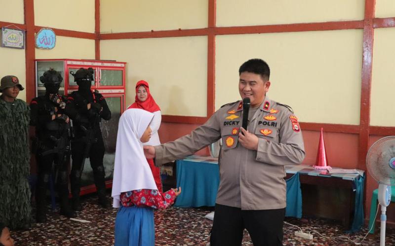 Wakapolda Bengkulu Laksanakan Silaturahmi dan Beri Arahan kepada Siswa SDN 04 Kota Bengkulu