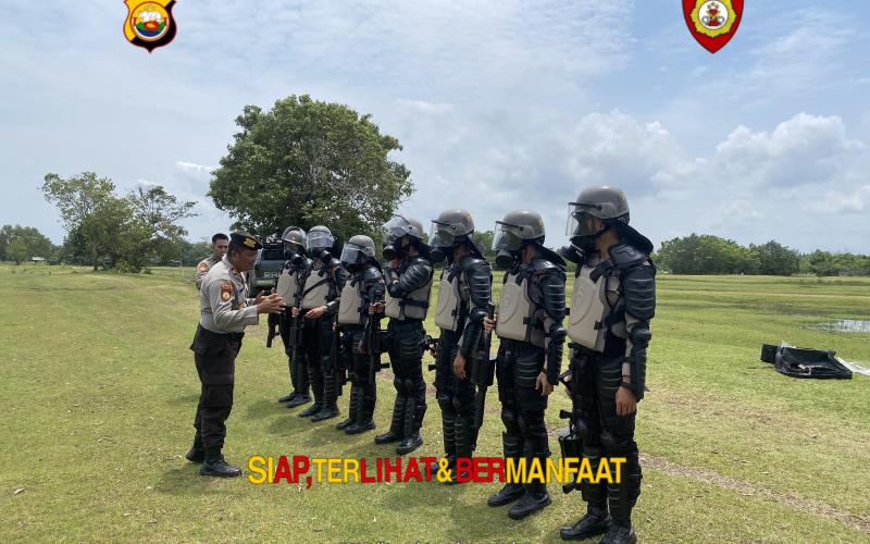 Personel Dalmas Ditsamapta Polda Bengkulu Tingkatkan Kemampuan Melalui Latihan Gas Air Mata