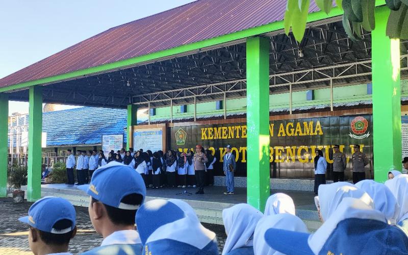 Ka SPN Polda Bengkulu Ajak Siswa MAN 2 Bengkulu Jadi Generasi Cerdas dan Berkarakter