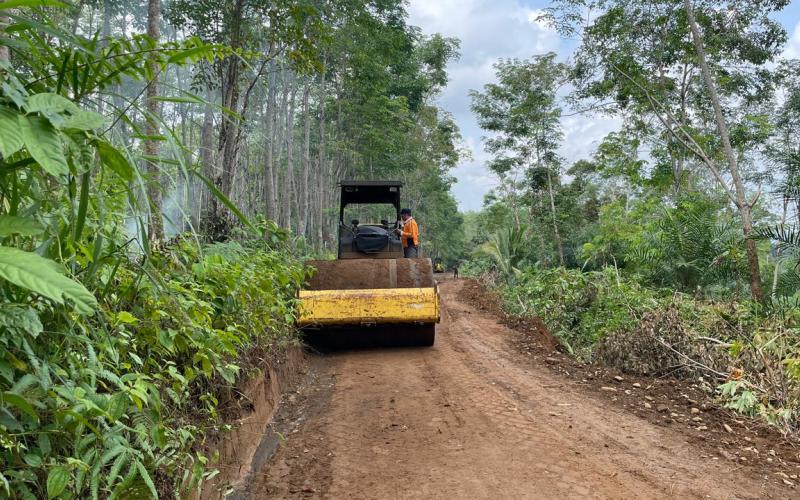 TMMD ke-126 Kodim 0423/BU Jadi Harapan Petani Batu Raja R, Akses Hasil Panen Kini Semakin Mudah