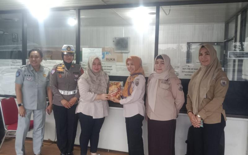 Ajak Warga Tertib Pajak, Jasa Raharja Bengkulu Bersama Tim Pembina Samsat Gelar Sosialisasi dan Bagikan Hadiah Menarik