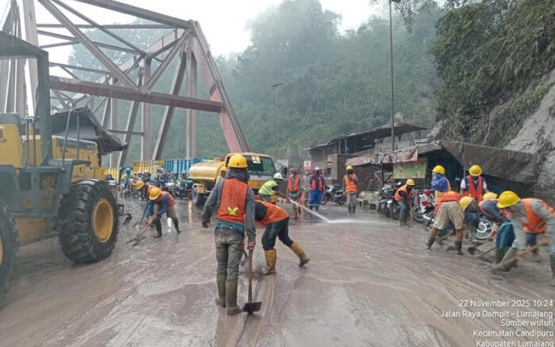 Darurat Erupsi Semeru: Kementerian PU Pulihkan Akses Jalan dan Jembatan