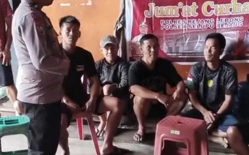 Polsek Selupu Rejang Gelar Jumat Curhat di Desa Kampung Baru