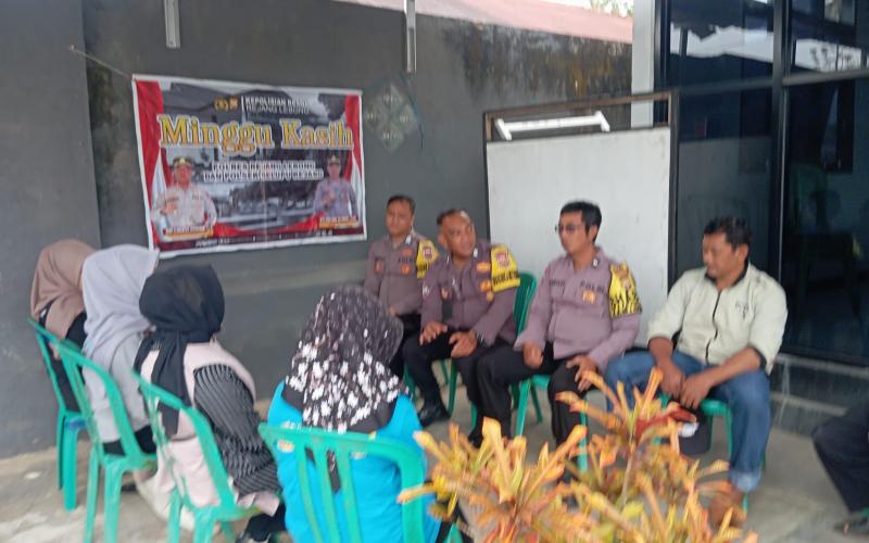 Polsek Selupu Rejang Gelar Kegiatan Minggu Kasih di Desa Air Merah