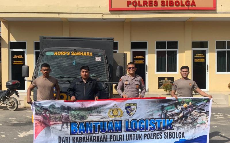 Dukung Kegiatan Sosial, Mabes Polri Salurkan 800 Paket Bingkisan Natal ke Polres Sibolga dan Tapteng