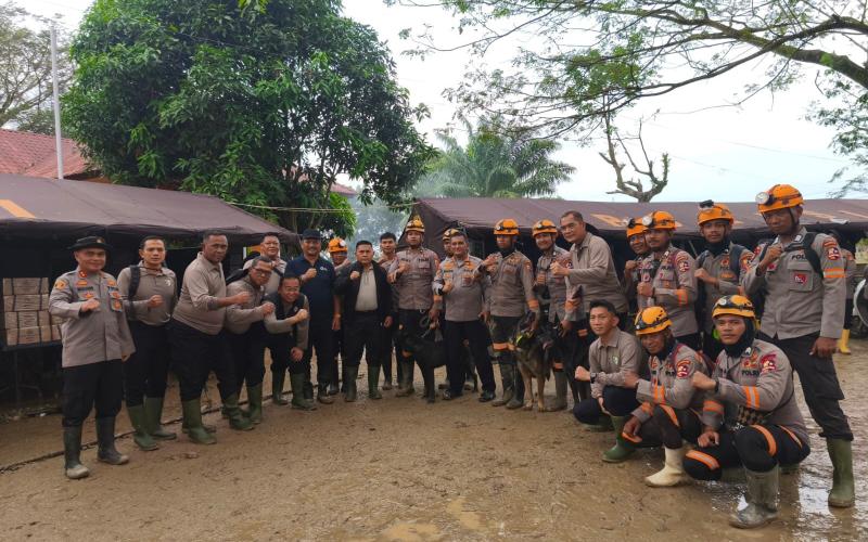 Kabaharkam Polri Tinjau Posko Bencana di Aceh Tamiang, Pastikan Kelancaran Distribusi Bantuan Logistik