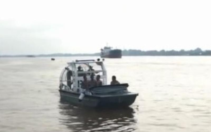 Polri Siagakan Swam Boat di Kutablang Bireuen, Bantu Mobilitas Warga Pascabencana