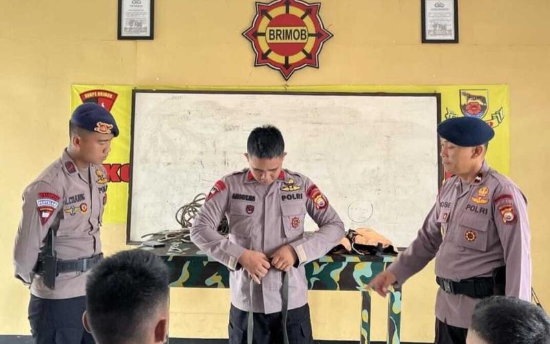 Tingkatkan Kesiapsiagaan, Personel Kompi 1 Batalyon A Pelopor Laksanakan Latihan SAR
